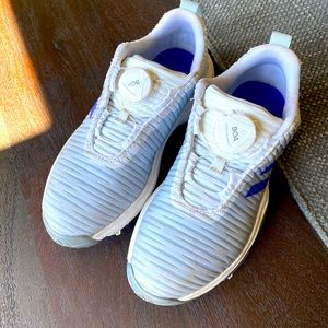 Addidas girls cleats/shoe with boa laces. Excellent condition.